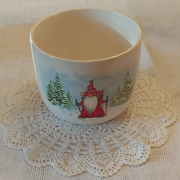 Holiday Gnome Bowls - Picture 3 of 17